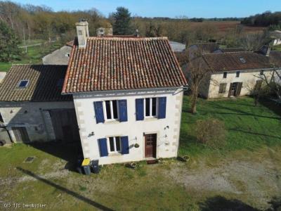 &#8364;117000 - Old 3-bedroom House + 2 Houses To Renovate With Garden And Outbuilding