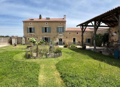 &#8364;349950 - Gorgeous Farmhouse With Beautiful Living Space And Walled Garden