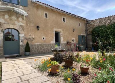 &#8364;349950 - Gorgeous Farmhouse With Beautiful Living Space And Walled Garden