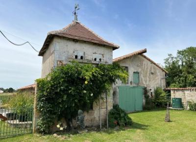 &#8364;349950 - Gorgeous Farmhouse With Beautiful Living Space And Walled Garden