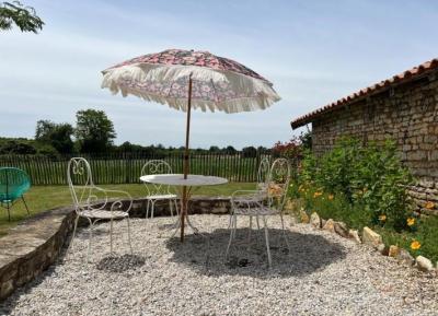 &#8364;349950 - Gorgeous Farmhouse With Beautiful Living Space And Walled Garden