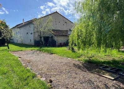 &#8364;336800 - Imposing Stone House With A Superb Garden, Barn And Swimming Pool