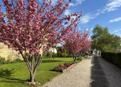 &#8364;336800 - Imposing Stone House With A Superb Garden, Barn And Swimming Pool