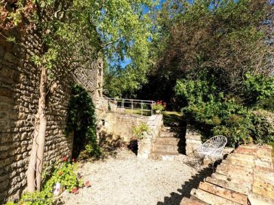 &#8364;315750 - 17th Century Unique \"relais De Poste\" Offering 4 Bedrooms And Heaps Of Character