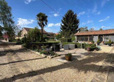 &#8364;336800 - Imposing Stone House With A Superb Garden, Barn And Swimming Pool