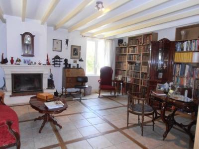 &#8364;350000 - Superb Detached Property With Pool And Gite