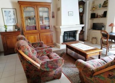 &#8364;319140 - Attractive 4 Bedroom Stone House With Separate Gite And Swimming Pool Near Mansle