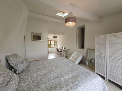 Ancienne Ferme Renovee Avec Grange Situee A Seulement 4 Minutes En Voiture Du Centre Ville D\\\'eyme