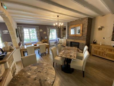 Grande Maison De Ville Avec 5 Chambres, 5 Salles De Bains, Sejour, Salon Et Cuisine