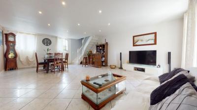 Maison Familiale Avec Piscine Et Grand Terrain Entre Bergerac Et Perigueux