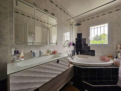 Plain Pied Spacieux Et Lumineux Au Calme Avec Garage Double Independant, Sur 4707m2 De Jardin Clos A