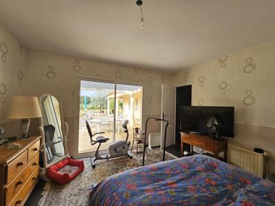 Plain Pied Spacieux Et Lumineux Au Calme Avec Garage Double Independant, Sur 4707m2 De Jardin Clos A