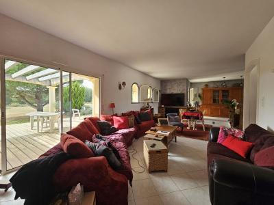 Plain Pied Spacieux Et Lumineux Au Calme Avec Garage Double Independant, Sur 4707m2 De Jardin Clos A