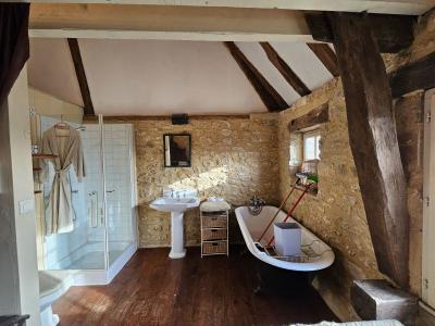 Ancienne Propriete De Style Perigourdine Du Xviie Siecle. Y Compris Plus De 8 Hectares De Bois Et De