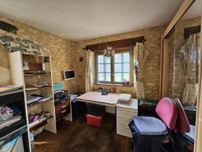 Ancienne Propriete De Style Perigourdine Du Xviie Siecle. Y Compris Plus De 8 Hectares De Bois Et De