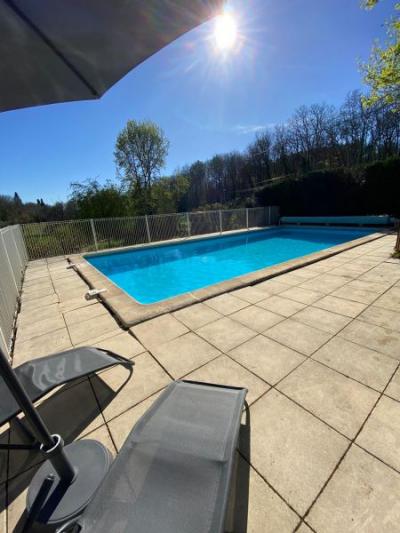 Propriete En Pierre Renovee, 4 Chambres, 2 Salles De Bains Avec Piscine Chauffee Dans Plus De 1800 M
