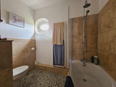 A Seulement 3 Km De Lalinde, Tres Calme Avec De Belles Vues. Maison En Pierre D\\\'environ 287m2 Hab