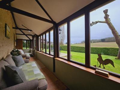A Seulement 3 Km De Lalinde, Tres Calme Avec De Belles Vues. Maison En Pierre D\\\'environ 287m2 Hab