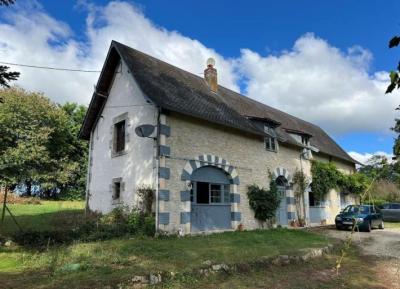 &#8364;550000 - Renovated Manor House And Renovated Barn With Swimming Pool On Over 3 Hectares Of La