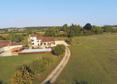 &#8364;494000 - Beautiful 4 Bedroom House With Over One Hectare Of Land And Swimming Pool