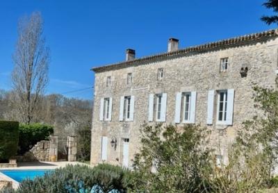 Historique Maison En Pierre Avec Piscine