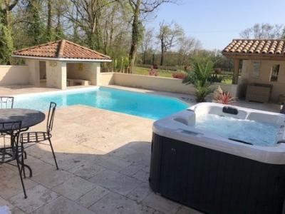 Maison Spacieuse Avec Piscine Et Jacuzzi