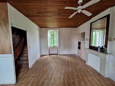 Maison A Renover Avec Jardin.