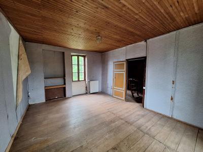 Maison A Renover Avec Jardin.