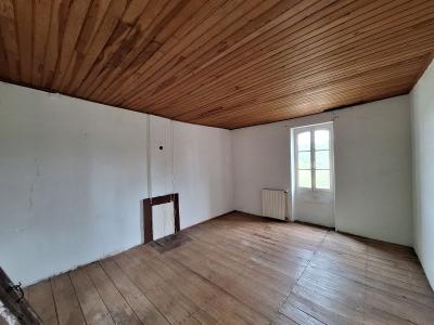 Maison A Renover Avec Jardin.