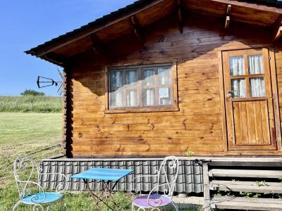 À Vendre A Bergerac, Ensemble De Gites Sur 30500m2 De Parc, Piscine Et Etang De Peche