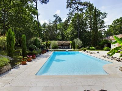 Superbe Villa Individuelle De Quatre Chambres Avec Logement Separe De 1 Chambre Et Piscine, Le Tout