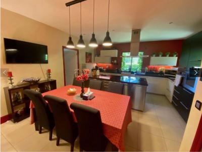 Superbe Villa Individuelle De Quatre Chambres Avec Logement Separe De 1 Chambre Et Piscine, Le Tout