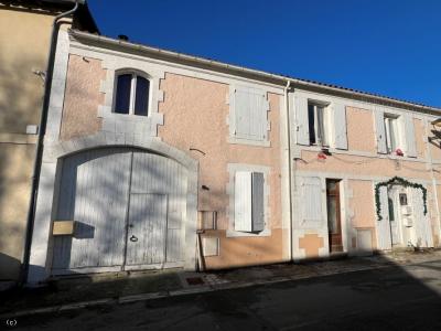 €96750 - House To Renovate, 4 Bedrooms, Courtyard