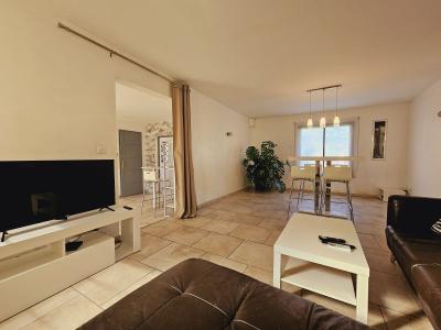 Exclusivement A L\\\'agence Eleonor, Nous Presentons Cette Propriete Renovee Au Centre De Lalinde Av