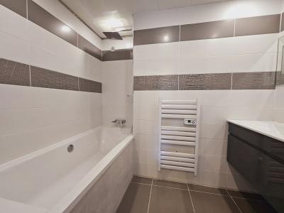 Exclusivement A L\\\'agence Eleonor, Nous Presentons Cette Propriete Renovee Au Centre De Lalinde Av