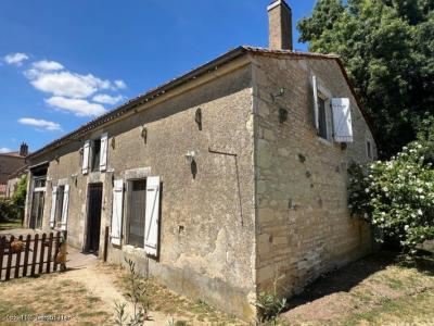 €304500 - Beautiful Old House With Large Plot And Numerous Outbuildings