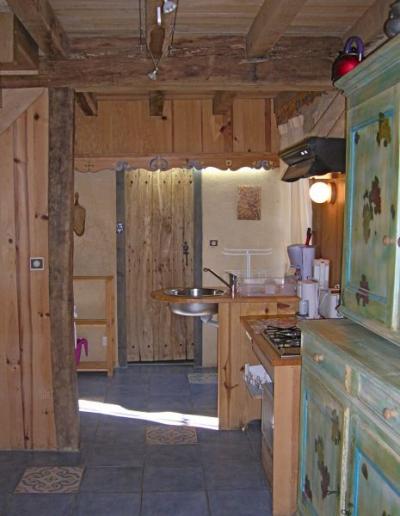 Propriete Perigourdine Ancienne Avec Enormement De Cachet, Avec 6,5 Hectares, Deux Gites Et Piscine.