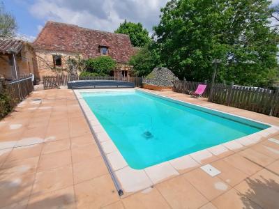 Propriete Perigourdine Ancienne Avec Enormement De Cachet, Avec 6,5 Hectares, Deux Gites Et Piscine.