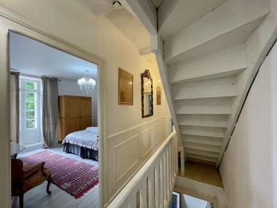 Au Bout D\\\'un Impasse, Tres Belle Maison Atypique En Pierre De 3-4 Chambres Avec Un Garage Sur 400