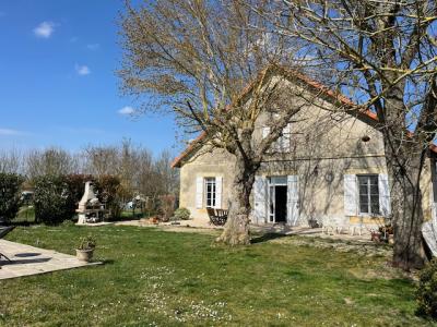 Maison Trois Chambres Avec Piscine