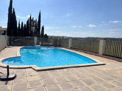 Maison Trois Chambres Avec Piscine