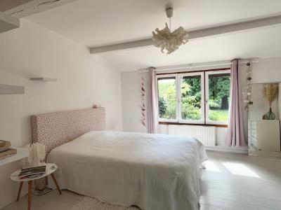 Plain Pied Lumineux Avec 3 Chambres Et Deux Salles De Bains/d\\\'eau Dans Un Village Toutes Commodit