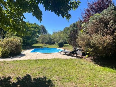 Plain Pied Lumineux Avec 3 Chambres Et Deux Salles De Bains/d\\\'eau Dans Un Village Toutes Commodit