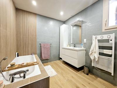 Nous Vous Presentons Cette Propriete Perigourdine Bien Renovee Avec Garage Et Piscine Chauffee.