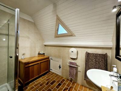 Nous Vous Presentons Cette Propriete Perigourdine Bien Renovee Avec Garage Et Piscine Chauffee.