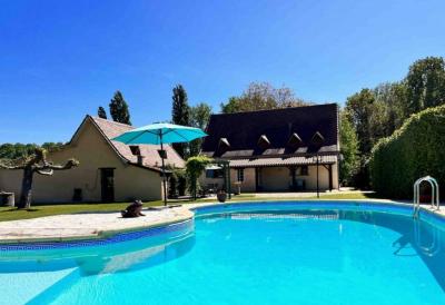 Nous Vous Presentons Cette Propriete Perigourdine Bien Renovee Avec Garage Et Piscine Chauffee.