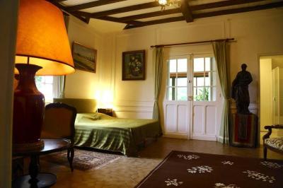 Manoir Avec Tennis Et Piscine