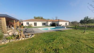 Avec Un Dpe A. Venez Decouvrir Cette Splendide Maison De Plain-pied, A L\\\'esprit Villa Moderne, Sp