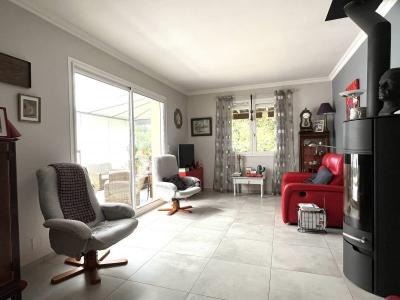 Perigourdine Modernisee Avec Piscine Et Vue Dominante