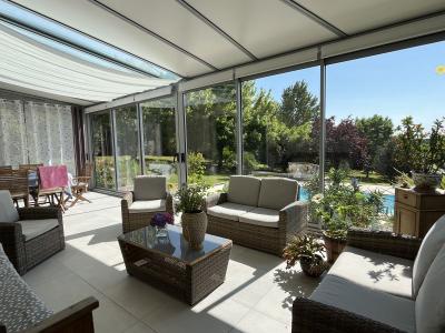Perigourdine Modernisee Avec Piscine Et Vue Dominante